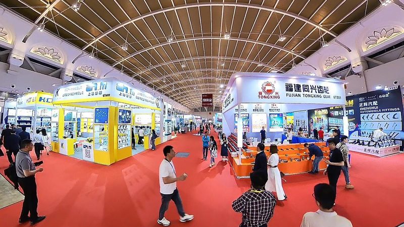 汽车美容用品的品质直接关系到加盟店的经营效果。在选择代理加盟时，应关注以下方面：
