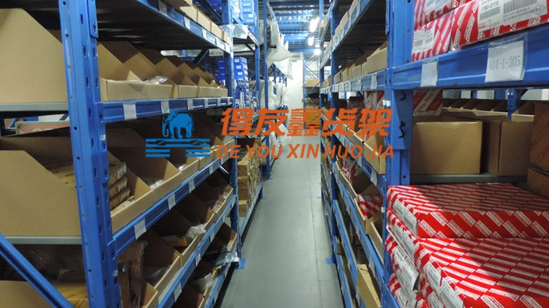 电瓶极柱腐蚀严重，电瓶是否真的需要更换？**